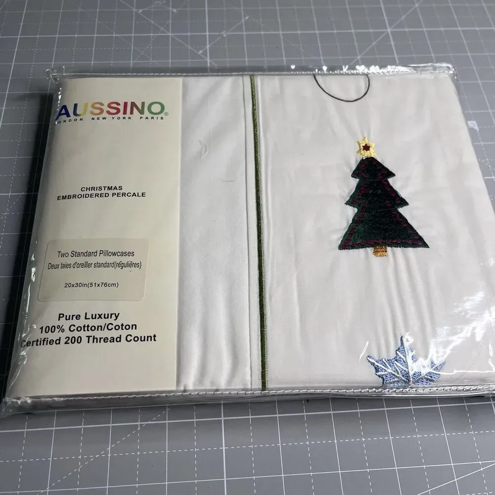 Vintage Aussino Pillowcases Christmas Embroidered Standard Set-2 Cotton New NOS